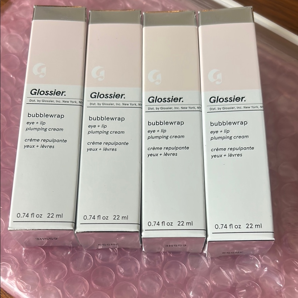 NIB 4 GLOSSIER BUBBLE WRAP- RESERVED - Picture 3 of 4